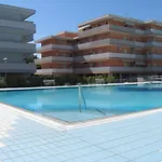 Апартаменты Swimming Pools And Comfort For Six