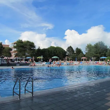 Swimming Pools And Comfort For 6 - Beahost Бибионе