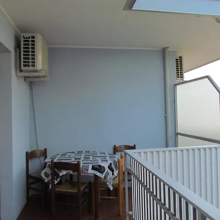 Lejlighed Swimming Pools And Comfort For Four Bibione