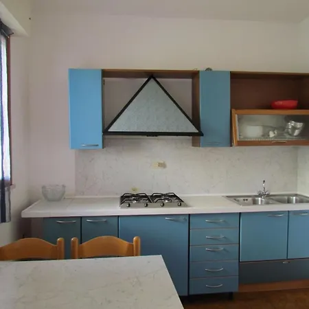 Swimming Pools And Comfort For Six