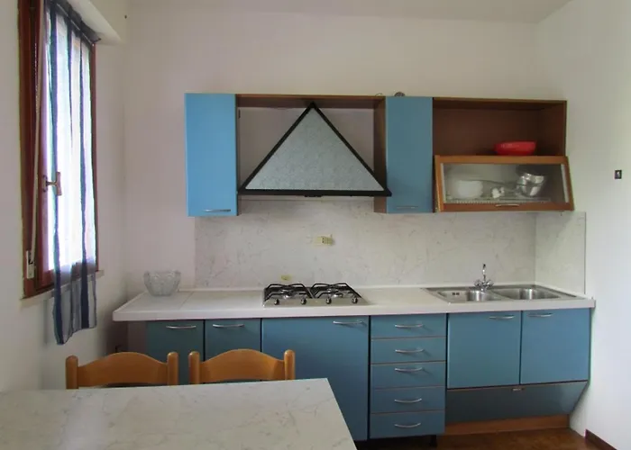 Swimming Pools And Comfort For Six